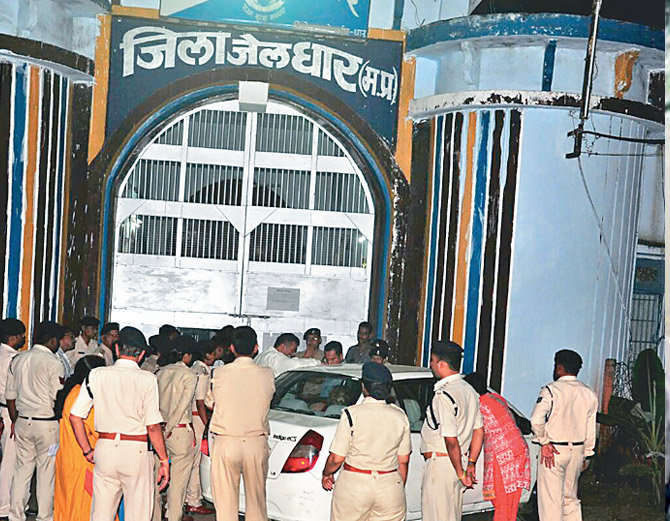MP : डूब क्षेत्र में नहीं जाने का बांड भरने से इनकार करने पर मेधा को भेजा जेल...