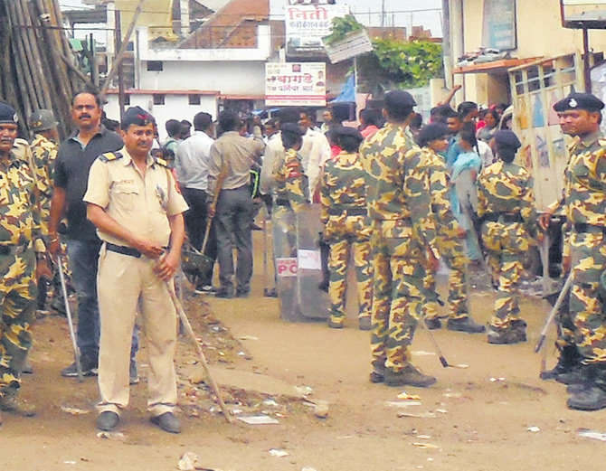 शराबी को बचाने के चक्कर में चली गई महिला की जान, विधायक पहुंचे थाने.....