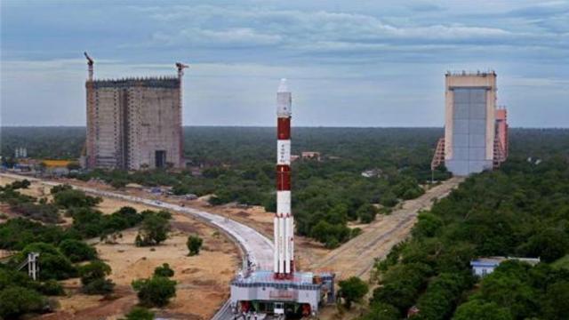 ISRO की उड़ान:अपने 100वें उपग्रह समेत लॉन्च किए 31 सैटेलाइट्स