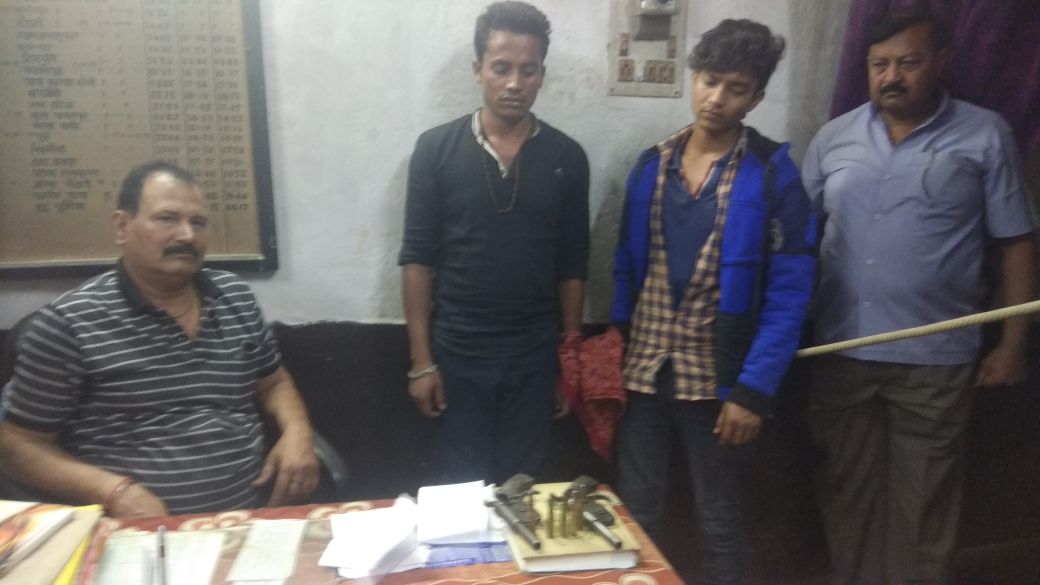 ट्रेन लूट की योजना बना रहे दो अपराधी चढ़े पुलिस के हत्थे