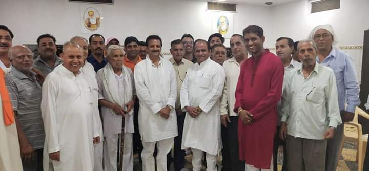 पूर्व मंत्री ने गुरूद्वारे में ली सिंधी समाज की बैठक