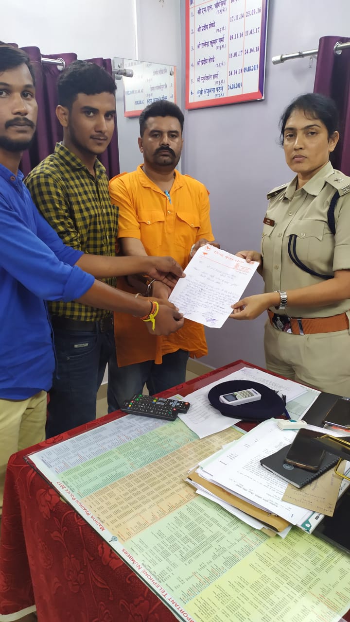  चौकी खोलने हेतु हिन्दू युवा सेना ने सौंपा मॉग पत्र