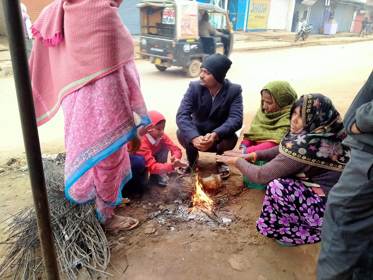 सर्द हवाओं से ठिठुरा जिला, पारा पहुॅचा न्युनतम पॉच 