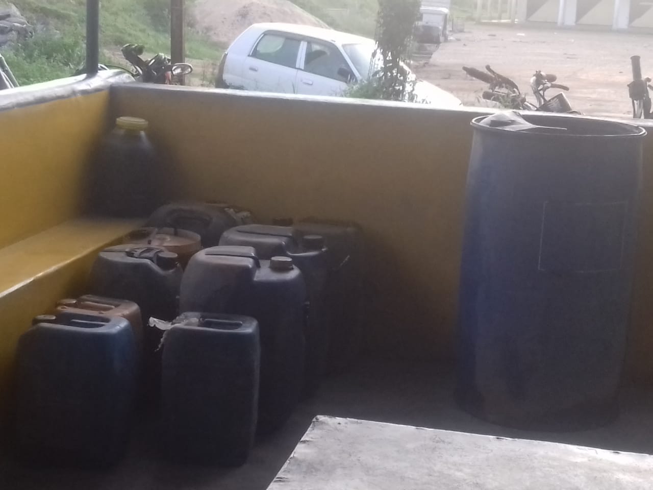   जमोड़ी पुलिस ने 350 लीटर अबैध मिट्टी तेल को किया जप्त